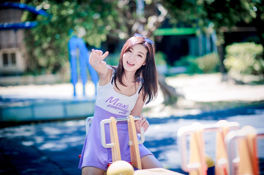 “季常，粮草可曾备足？”刺史府中，诸葛亮处理着文案，同时分心两用，向马良询问道。